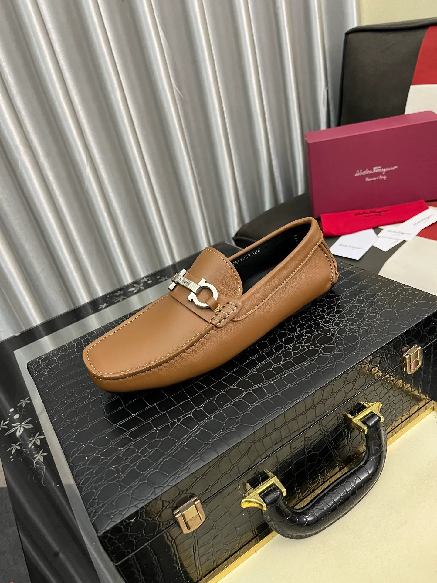 Men's shoes 💰560⌚️⌚️ Ferragamo [Ferragamo] new high-end quality framed shoes. The style is luxurious and elegant, with equal emphasis on practicality and style. We pay special attention to quality and details. The shoe last leather, workmanship and comfort are not inferior! Material: Imported first-layer soft cowhide leather upper ➕Genuine leather lining, code number: 38-446️⃣colors available